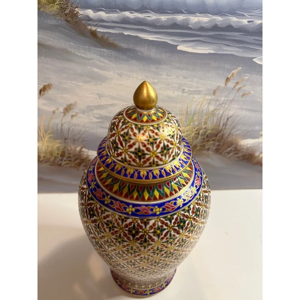 Thai Benjarong Porcelain Ginger Jar Hand Painted Gold Enamel Lidded Urn 9